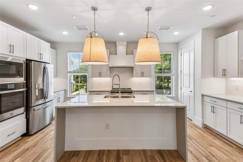 4 bedroom Townhouse at 202 PASQUALA, TOWNES AT NORTHLAKE, OVIEDO — photo 2