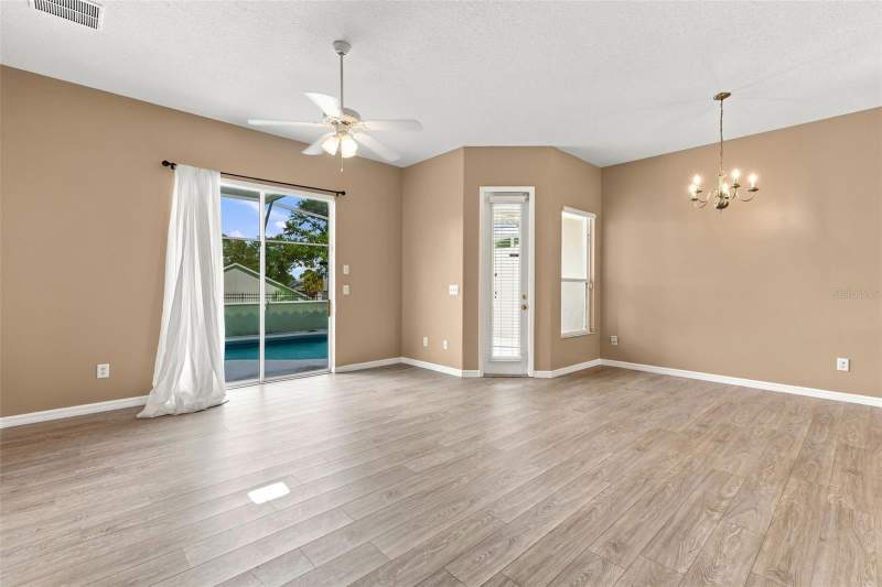4 bedroom Townhouse at 516 Brunello Drive, Tuscan Hills, Davenport — photo 4