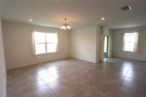4006 Capri Coast Drive, Plant City FL - photo 11 of 37