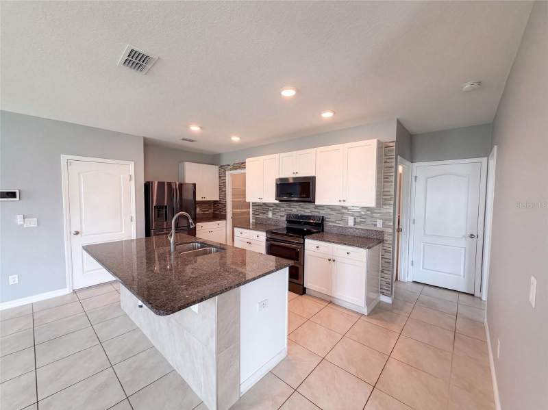 5 bedroom Single Family Residence at 3074 Timber Hawk Circle, Oak Trail Reserve, Ocoee — photo 3