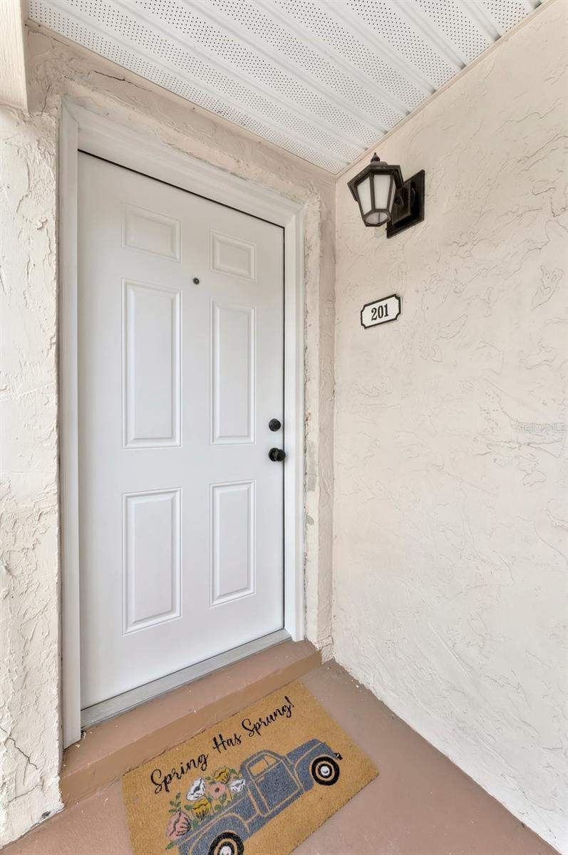 1 bedroom Condominium at 592 100th Avenue #201, Pine Rush Villas Con, St Petersburg — photo 2