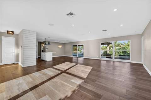 4200 Beach Drive, St Petersburg FL - photo 10 of 22