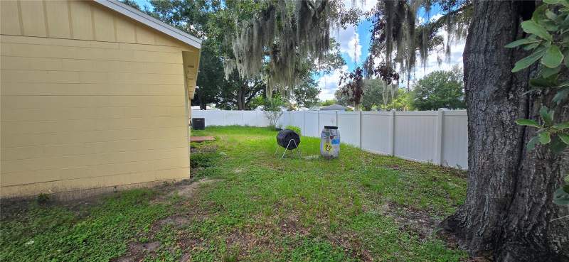 4 bedroom Single Family Residence at 348 Vineyard Drive, Vineyard, Lakeland — photo 5
