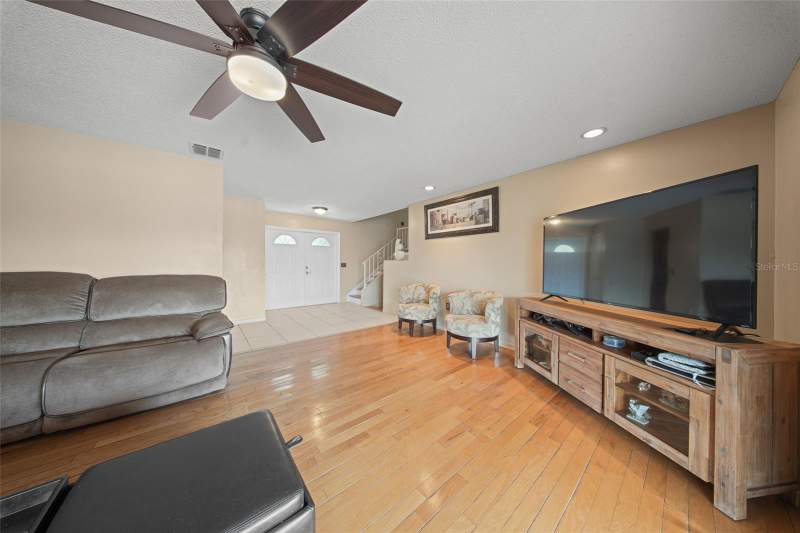 5 bedroom Single Family Residence at 641 Elder Court, Spring Oaks Unit 3, Altamonte Springs — photo 3