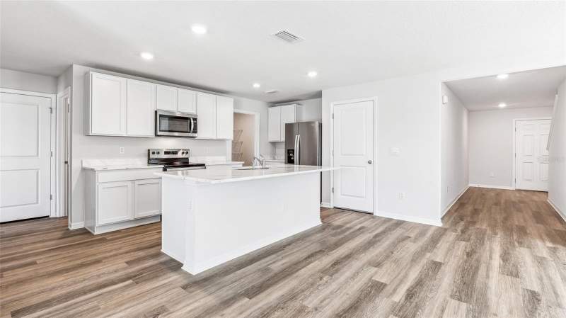 5 bedroom Single Family Residence at 8852 Clear View Street, Seaire, Parrish — photo 3