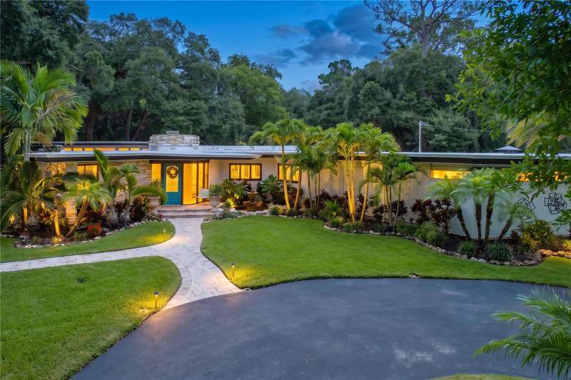 4 bedroom Single Family Residence at 1653 SUNNYBROOK LANE, SUNNYBROOK FARMS, CLEARWATER — photo 1