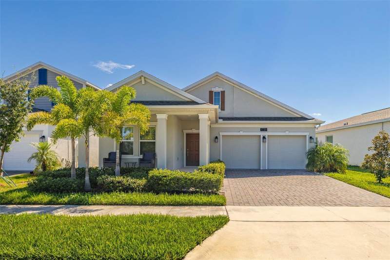 1739 GOOD NEIGHBOR LOOP home for sale in Tohoqua