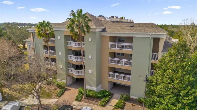 Centre Court Ridge CondoCondos for Sale in Reunion, FL