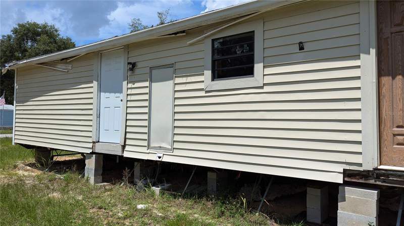 3 bedroom Manufactured Home at 16237 SE 58 Place, Woods & Lakes, Ocklawaha — photo 3