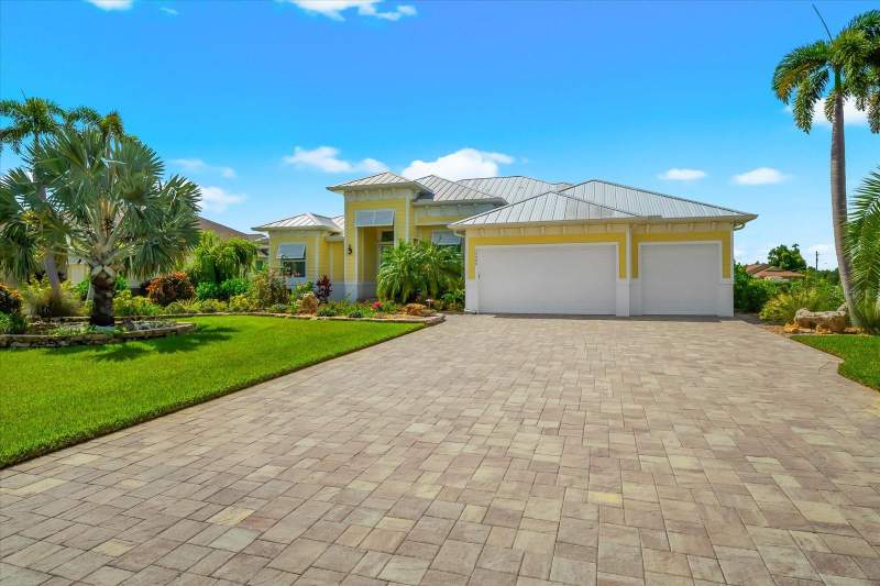 4 bedroom Single Family Residence at 15388 Alsask Circle, Port Charlotte Sec 093, Port Charlotte — photo 3