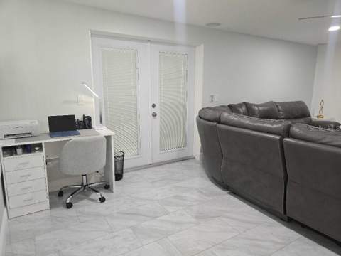 7002 Danewood Court, Tampa FL - photo 7 of 40