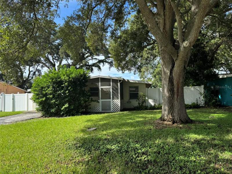 2 bedroom Single Family Residence at 3033 Karen Avenue, Indian Rocks Village, Largo — photo 1