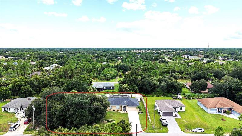 3 bedroom Single Family Residence at 4639 Kenoska Street, Port Charlotte Sub 12, North Port — photo 2