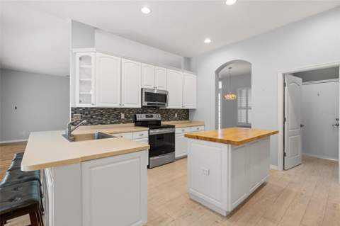 1305 Crystal Greens Drive, Sun City Center FL - photo 15 of 64