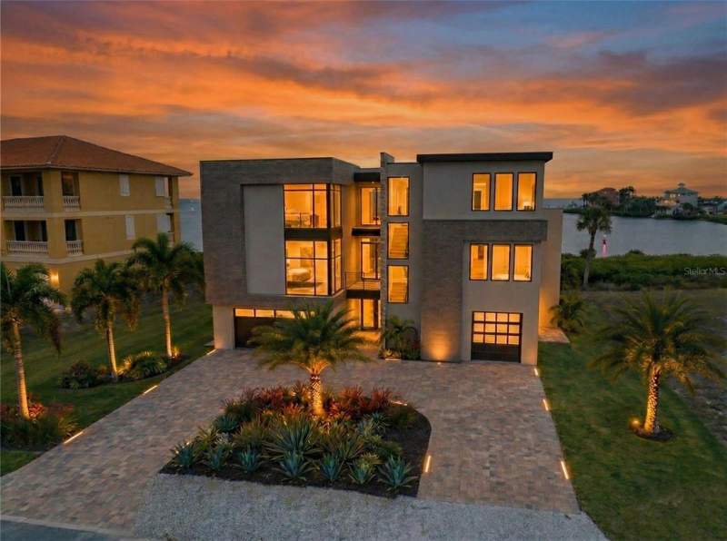 5 bedroom Single Family Residence at 25 Harborpointe Drive, Harborpointe, Port Richey — photo 3