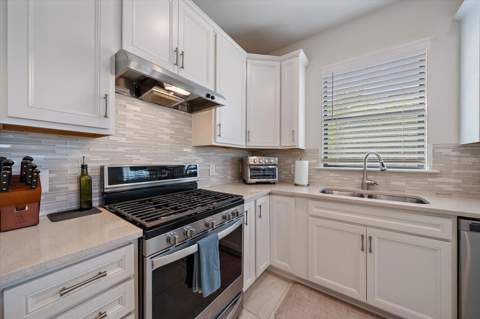 7022 Holbrook Cove, Lakewood Ranch FL - photo 8 of 43