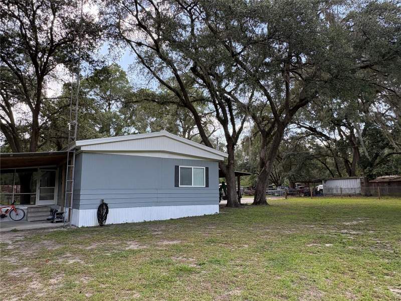 3 bedroom Mobile Home at 15190 NE 144th Street, South Eureka Campsites #2, Fort Mc Coy — photo 5