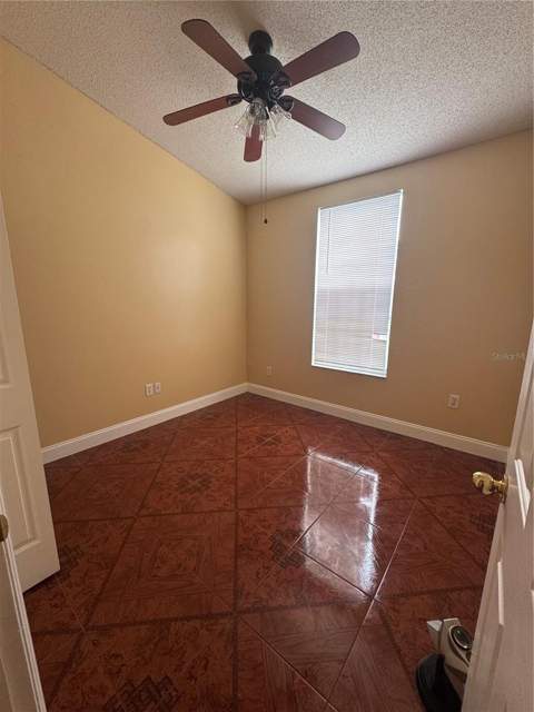 6229 Osprey Lake Circle, Riverview FL - photo 6 of 22