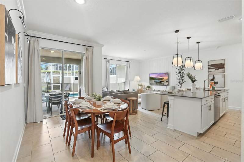 4 bedroom Townhouse at 1156 Kingsbarn Street, Stoneybrook South North, Davenport — photo 5