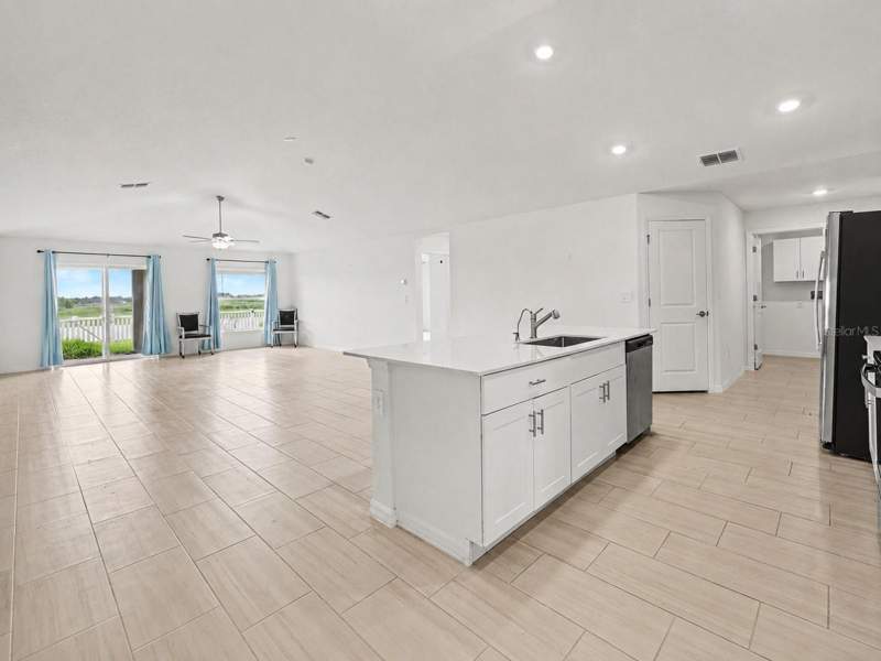 4 bedroom Single Family Residence at 15281 Zircon Red Drive, Balm Grove West, Wimauma — photo 3
