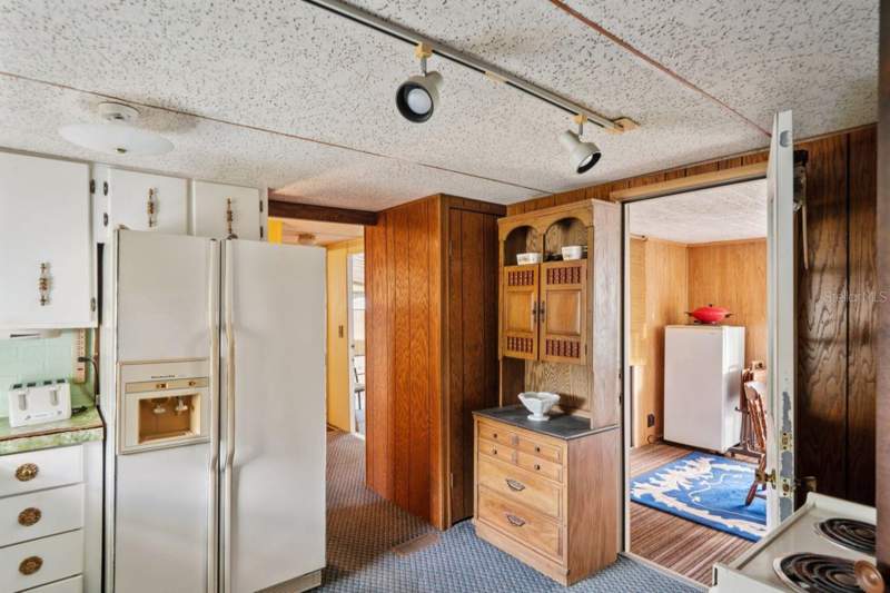 4 bedroom Mobile Home at 9310 Kiowa Dr, Griffin Park, New Port Richey — photo 3