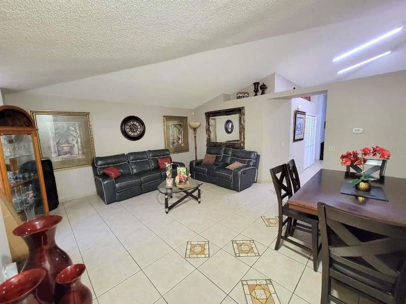 3 bedroom Single Family Residence at 1946 Excalibur Drive, Royal Manor Estates, Orlando — photo 5