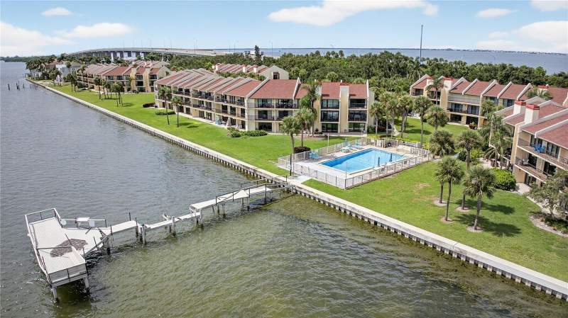 2 bedroom Condominium at 7550 Sunshine Skyway Lane #P12, Seapointe Terrace Condo, St Petersburg — photo 3