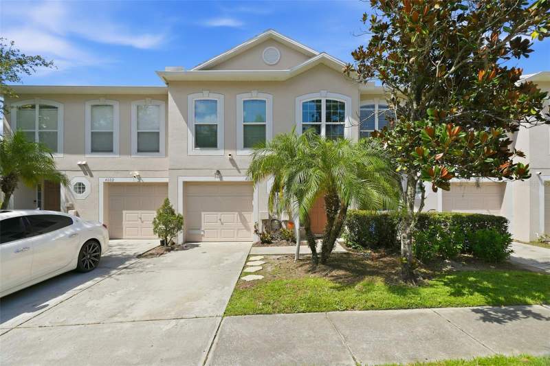 3 bedroom Townhouse at 4604 Ashburn Square Drive, Ashburn Square Twnhms, Tampa — photo 2