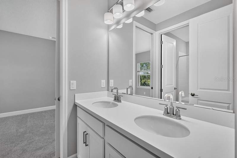 5 bedroom Single Family Residence at 35709 Emberview Drive, Hammock At Two Rivers, Zephyrhills — photo 4