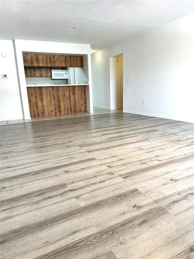 2 bedroom Condominium at 13608 S Village Drive #8203, The Towers At Carrollwood Vill, Tampa — photo 5