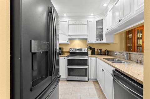 1013 Caravel Court, Tarpon Springs FL - photo 9 of 41