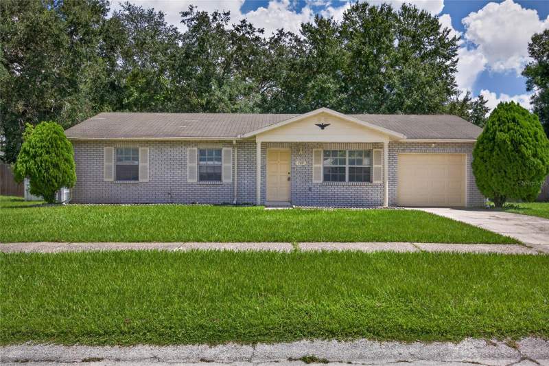 2 bedroom Single Family Residence at 709 Hemlock Lane, Pinesthe, Lakeland — photo 1