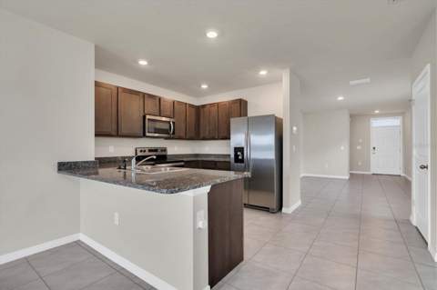 17070 Oval Rum Drive, Wimauma FL - photo 13 of 43