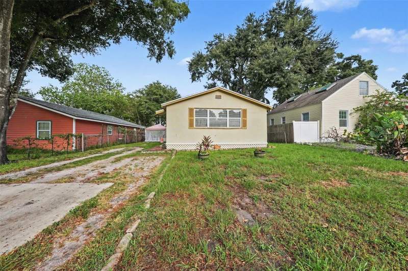 1221 QUEEN ST N home for sale in Lewis & Burkhard
