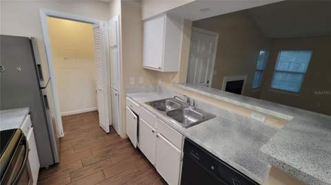 5600 Devonbriar Way #N202, Orlando FL - photo 11 of 43