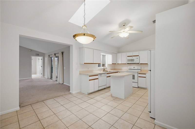 2 bedroom Single Family Residence at 5126 NW 21st Loop, Ocala Palms Un 03, Ocala — photo 5