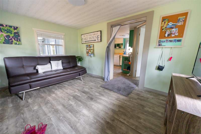 2 bedroom Mobile Home at 21162 NE 146th Place, Petes Point, Salt Springs — photo 5