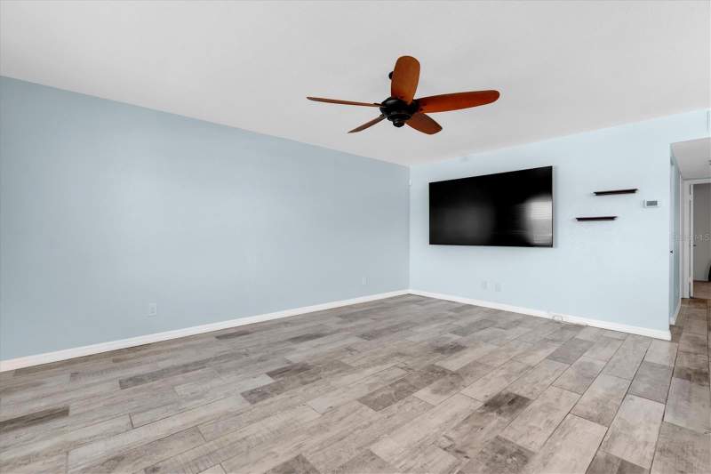 2 bedroom Condominium at 8039 Garden Drive #209, Gardens, The Condo, Seminole — photo 5