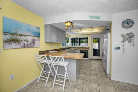 505 Whispering Oak Drive, Tarpon Springs FL - photo 16 of 98