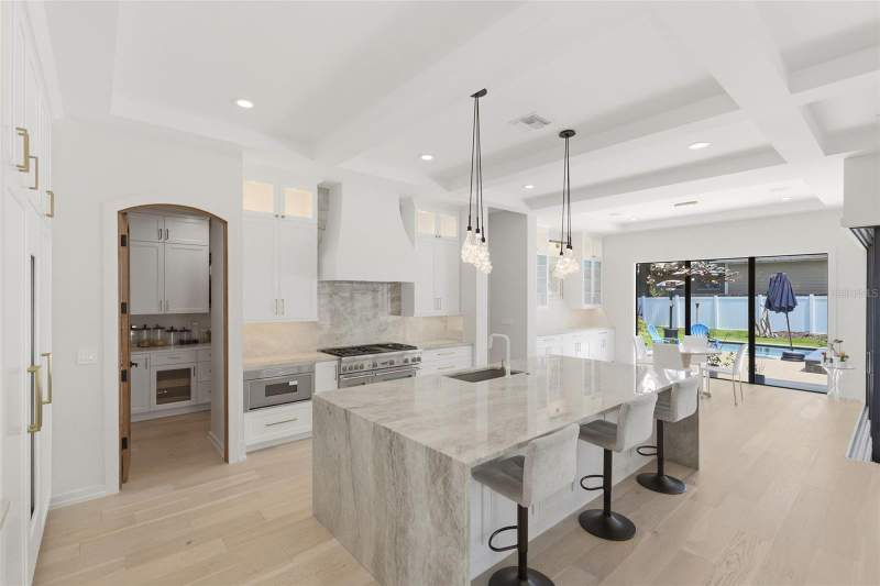 6 bedroom Single Family Residence at 809 E Church Street, Wilmott J W Rev, Orlando — photo 4