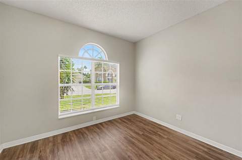 4906 Pennecott Way, Wesley Chapel FL - photo 7 of 15
