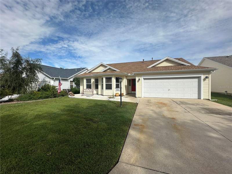 2 bedroom Single Family Residence at 3033 Hillside Lane, The Villages, The Villages — photo 2