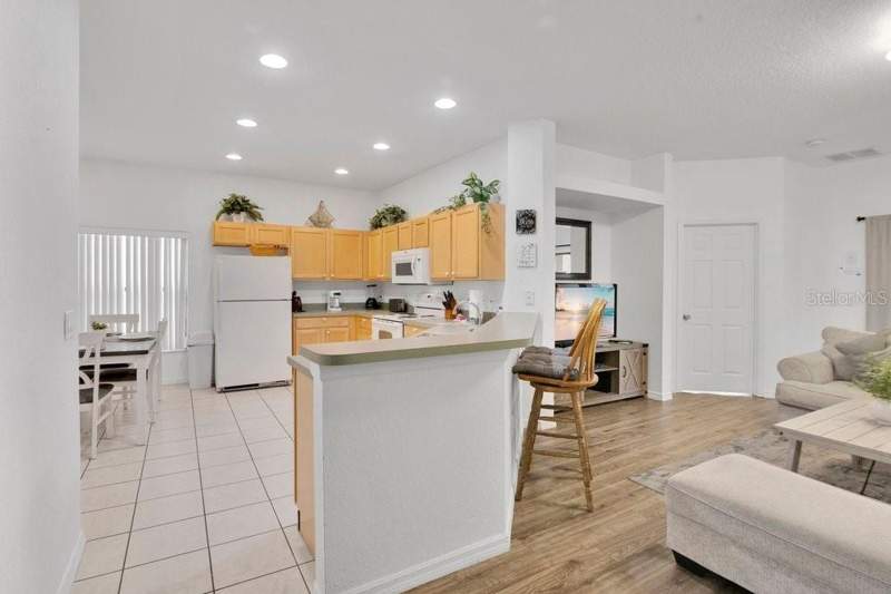 4 bedroom Single Family Residence at 16613 Caribbean Breeze Way, High Grove Unit 01 Lt 01 Pb 50 Pg 19-20, Clermont — photo 5