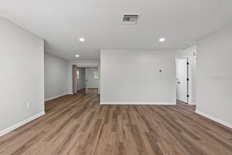 3 bedroom Single Family Residence at 5662 103rd Avenue, Pine Haven II, Pinellas Park — photo 4