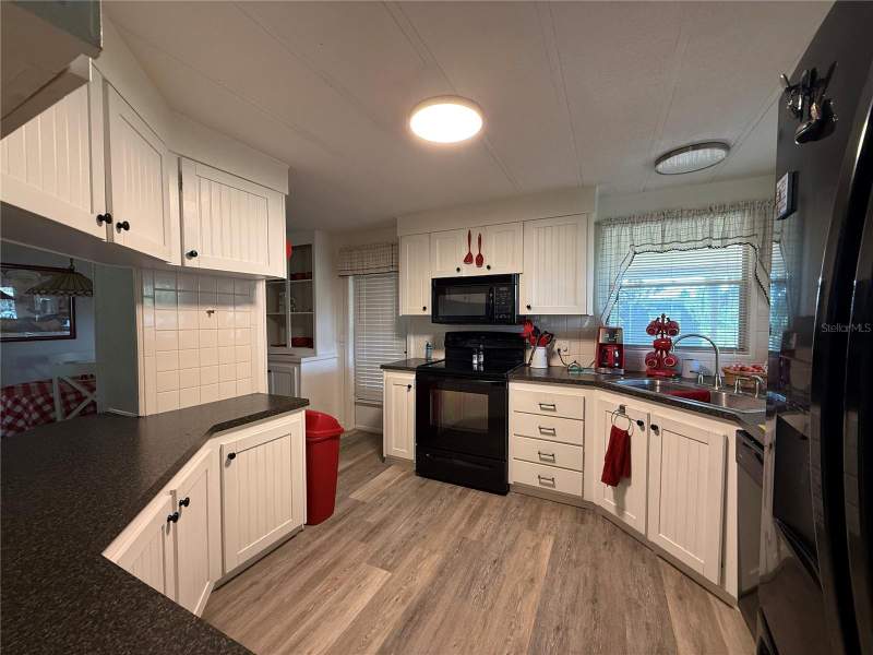 2 bedroom Manufactured Home at 24 N Bobwhite Road, Continental Camper Resorts Uni, Wildwood — photo 2