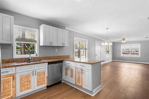 39014 Kirkland Drive, Zephyrhills FL - photo 7 of 28