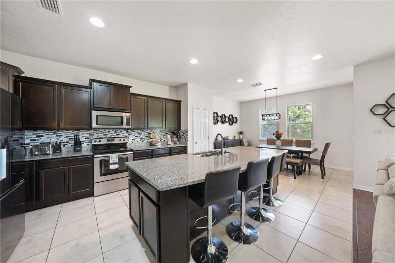 4 bedroom Single Family Residence at 8415 Loblolly Pine Court, Magnolia Park Southwest G, Riverview — photo 5