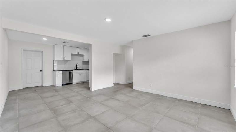 5 bedroom Half Duplex at 3429 Sherry Avenue, Bonnie Shores, Winter Haven — photo 5