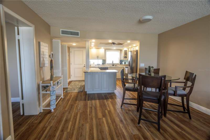 1 bedroom Condominium at 4525 Cove Circle #1107, Concord Towers Condo, St Petersburg — photo 4