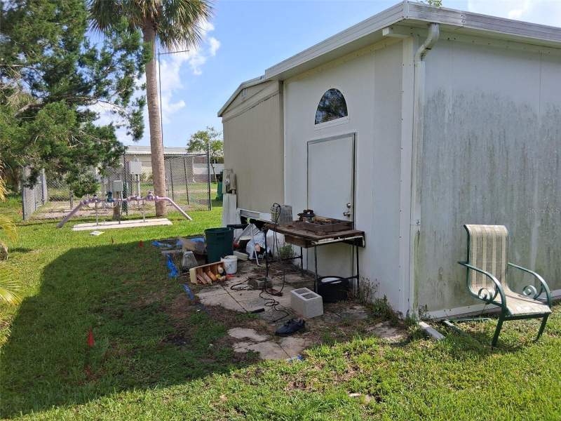 2 bedroom Mobile Home at 24437 Harborview Road #36, Mary Lu Mhp, Punta Gorda — photo 5